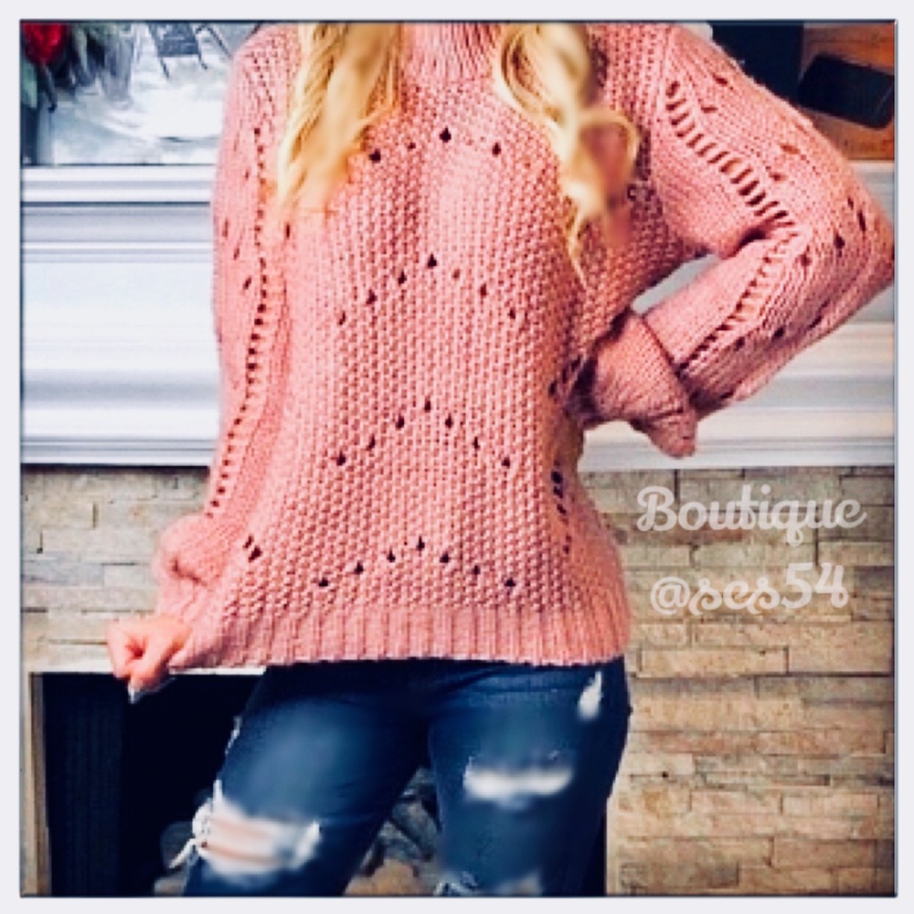 NWT Cable knit soft mock neck bishop sleeve sw…